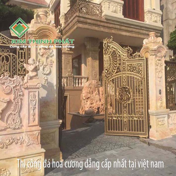 Cột đá hoa cương granite có các gam màu nhẹ hay đậm khác nhau